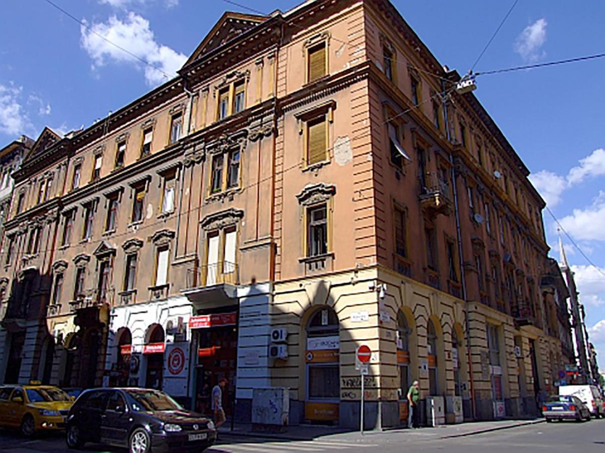 Free Parking Sega Rally Apartment Budapest Exterior photo